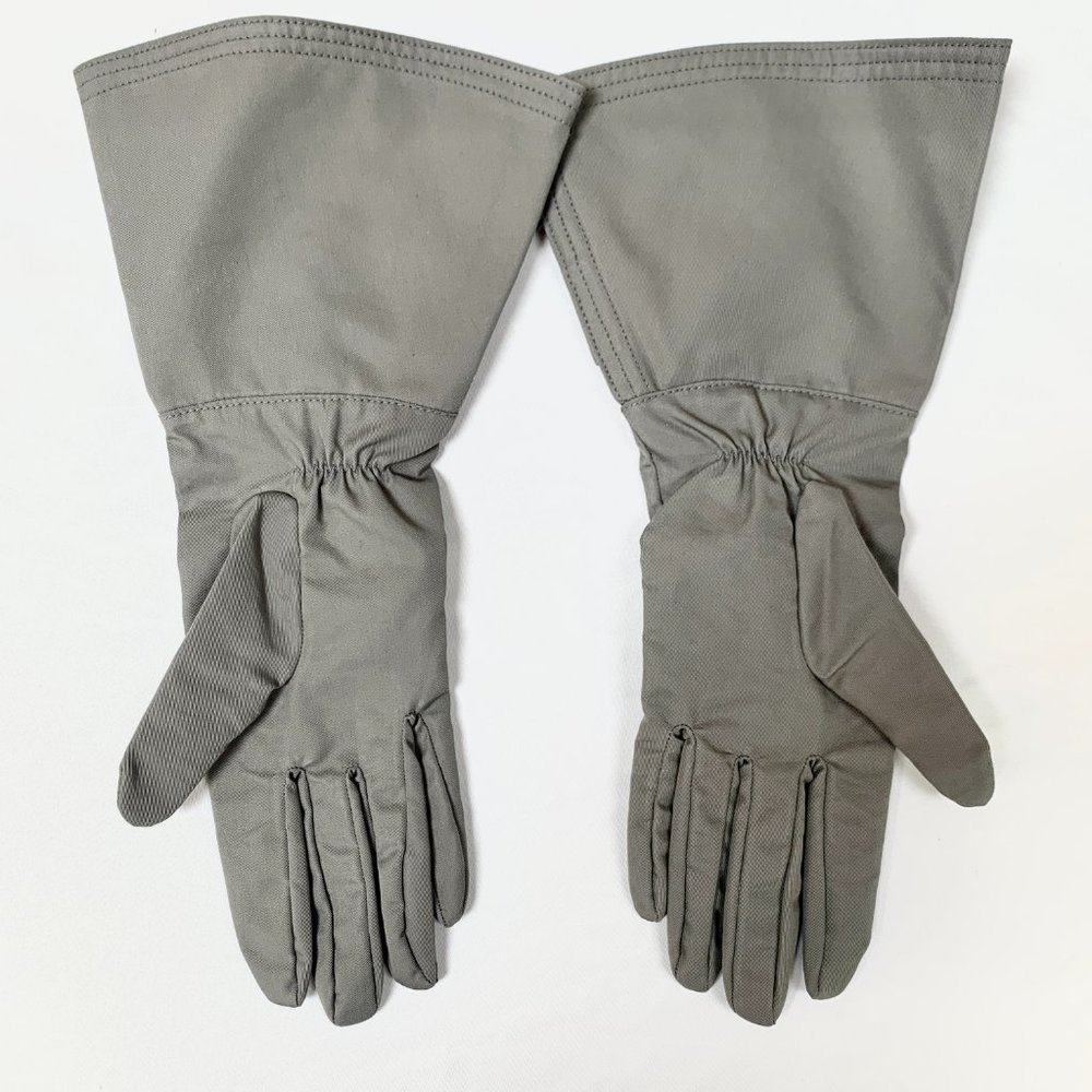 Gucci Washed Gabardine Long Button Gloves in Gray - Picture 4 of 9